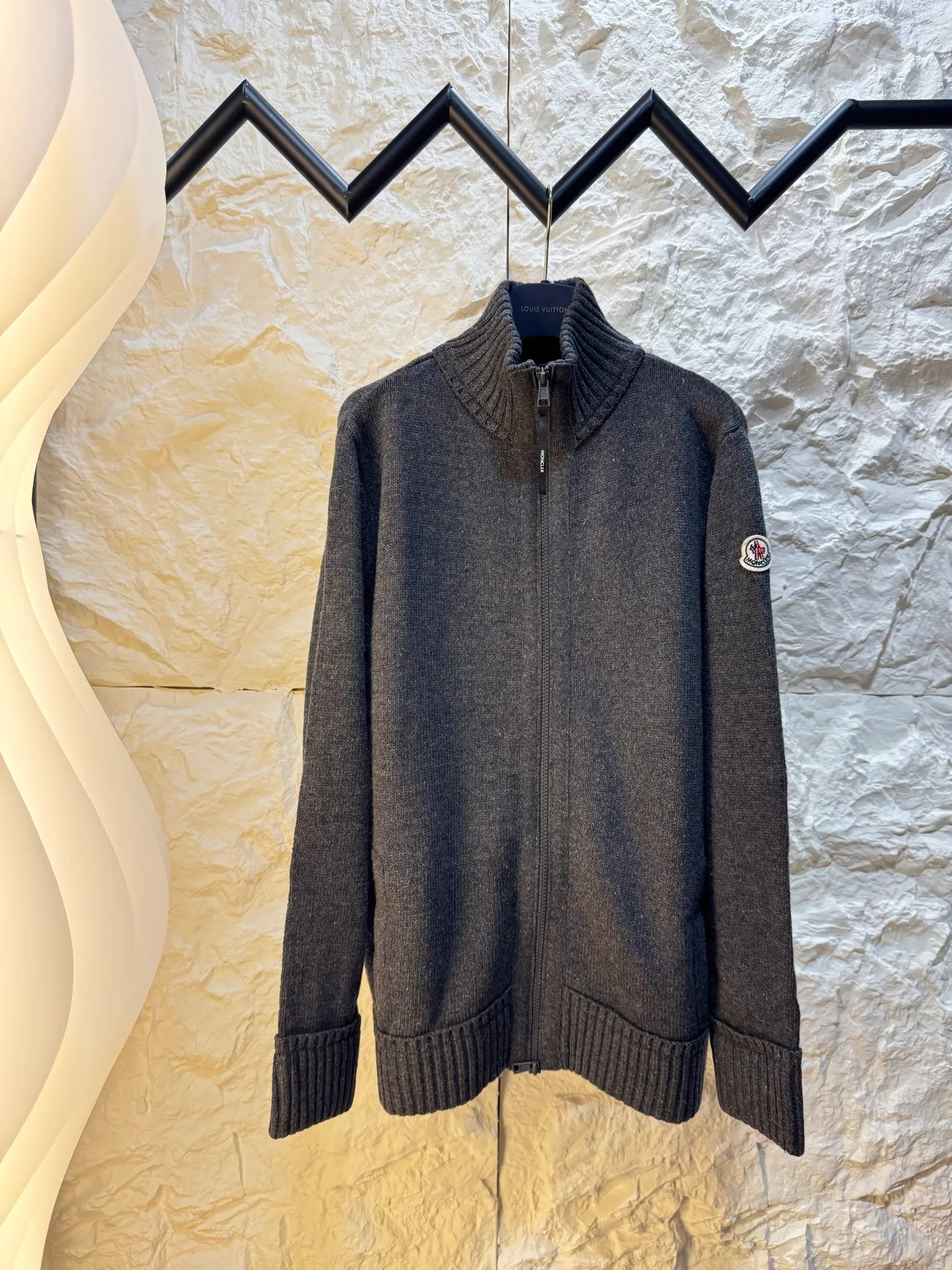 MONCLER 50% ， ， ， 。 Size：S-M-L-XL ：